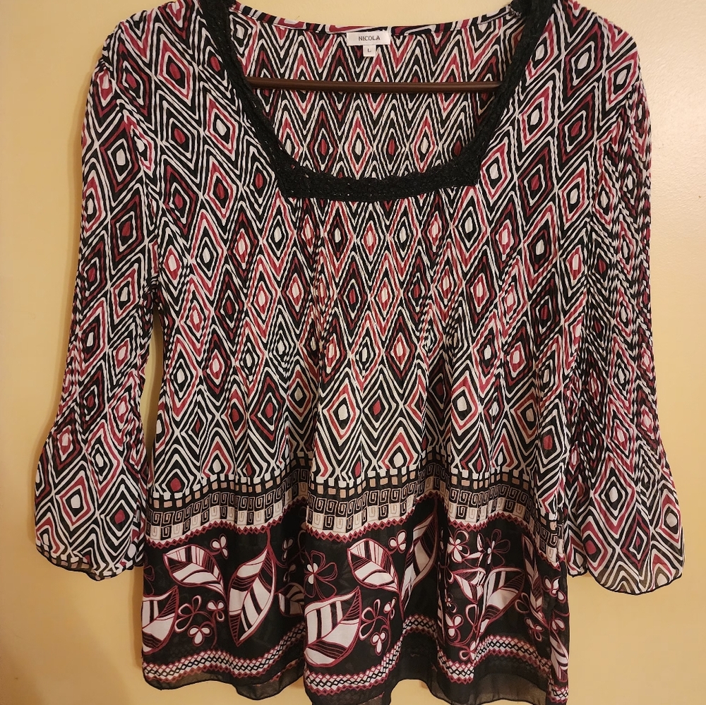 Nicola Sz LG Stretch Women's Blouse with Geometric PATTERNS